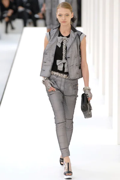 Look 29